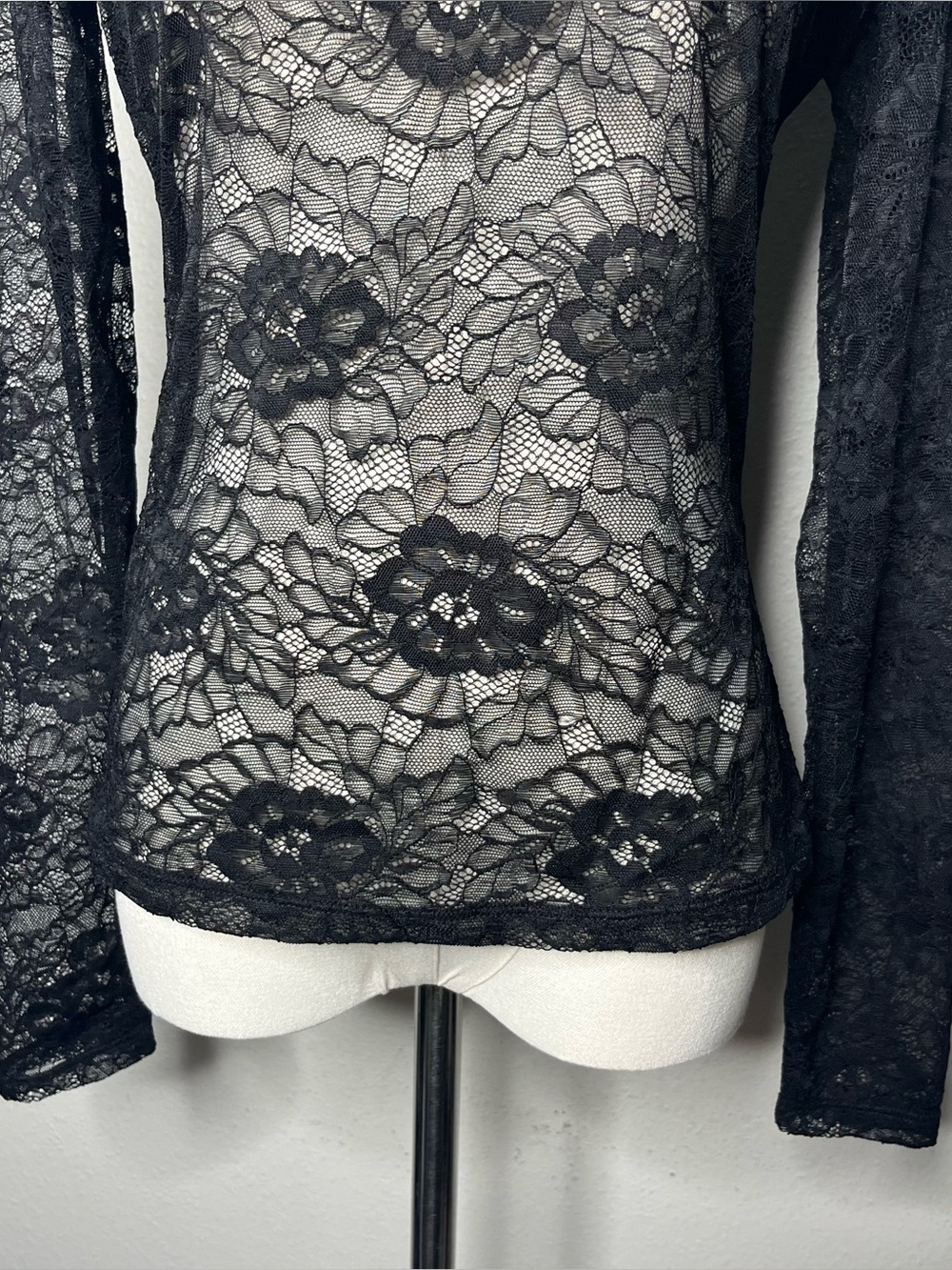 Reformation Black Sheer Floral Lace Bailey Knit Mock Neck Top Size Medium - Picture 6 of 9
